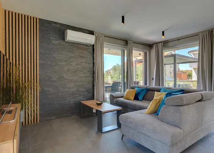 Pieron & Bavigo - Oasis * Marcana