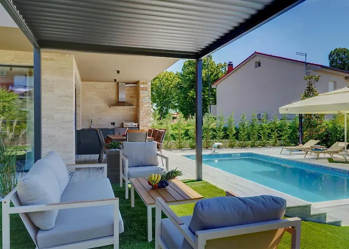 Pieron & Bavigo - Oasis Villa *